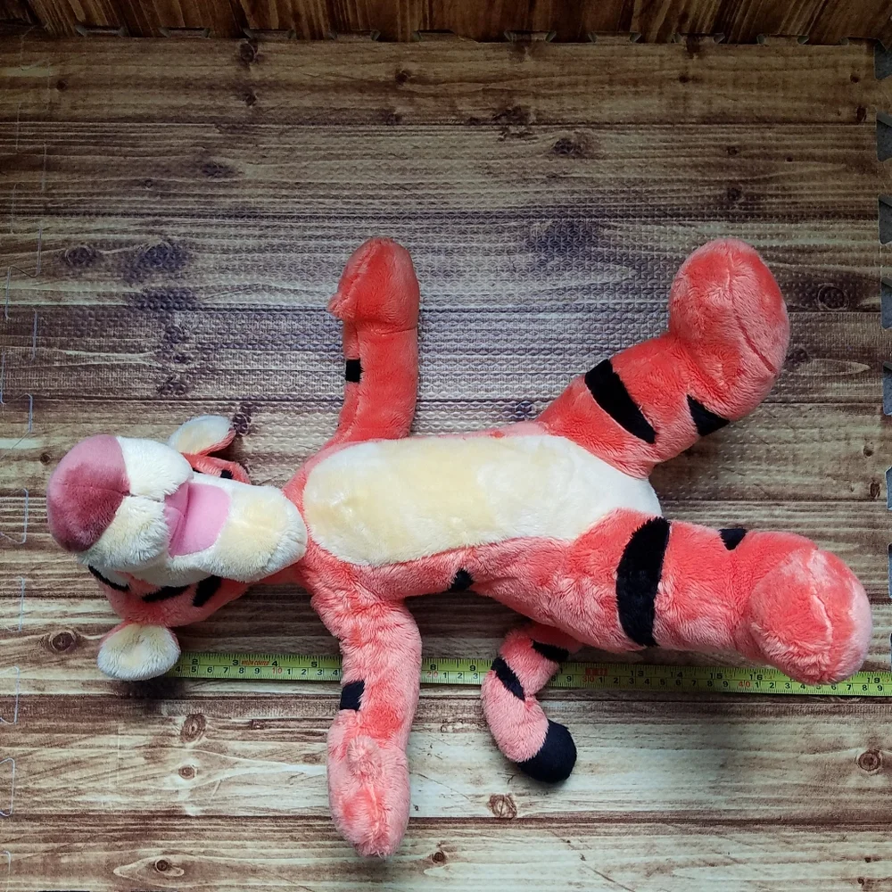 Disney Store Tigger Plush Tiger Winnie The Pooh 17 Inch Stuffed Animal